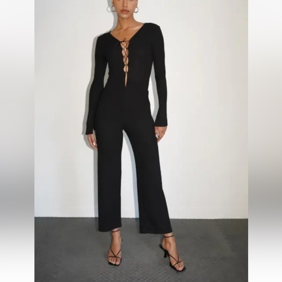NWT LNA Kayla Black Ribbed Lace Up Long Sleeve Jumpsuit/Pantsuit Size 2X - Picture 1 of 11